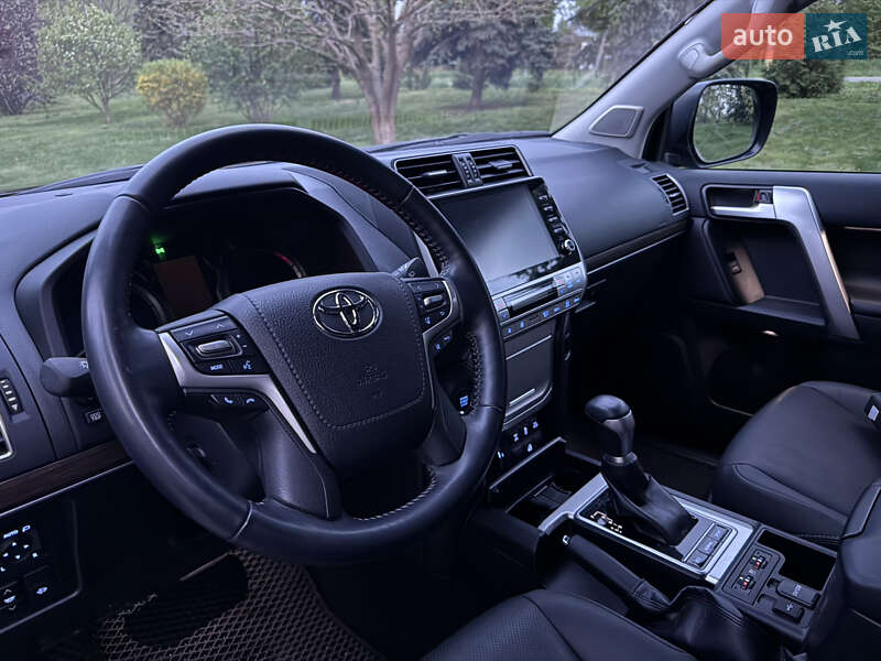 Внедорожник / Кроссовер Toyota Land Cruiser Prado 2022 в Киеве