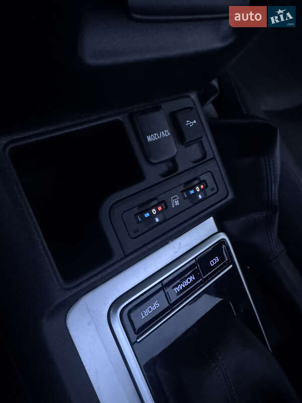 Внедорожник / Кроссовер Toyota Land Cruiser Prado 2022 в Киеве