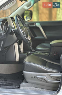 Внедорожник / Кроссовер Toyota Land Cruiser Prado 2013 в 