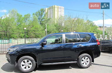 Внедорожник / Кроссовер Toyota Land Cruiser Prado 2018 в 