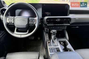 Внедорожник / Кроссовер Toyota Land Cruiser Prado 2024 в 