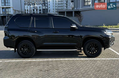 Внедорожник / Кроссовер Toyota Land Cruiser Prado 2021 в 