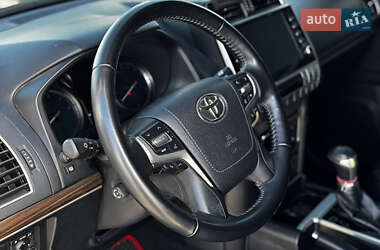 Внедорожник / Кроссовер Toyota Land Cruiser Prado 2021 в 