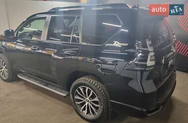 Позашляховик / Кросовер Toyota Land Cruiser Prado 2021 в 