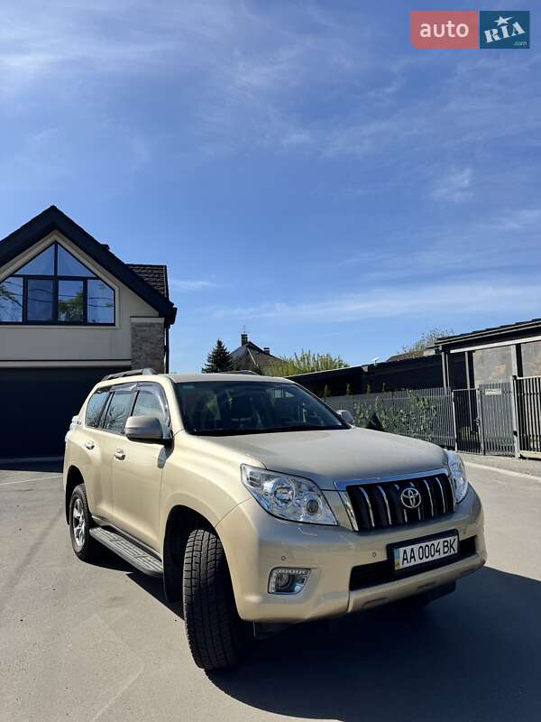 Позашляховик / Кросовер Toyota Land Cruiser Prado 2012 в 