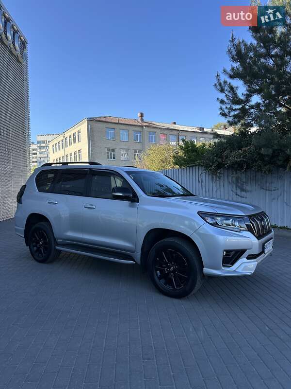 Внедорожник / Кроссовер Toyota Land Cruiser Prado 2020 в Киеве