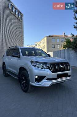 Внедорожник / Кроссовер Toyota Land Cruiser Prado 2020 в 