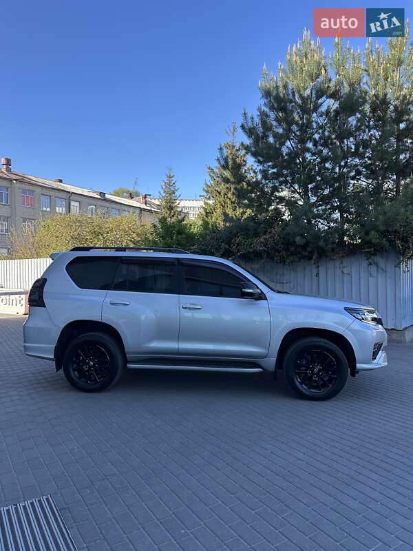 Внедорожник / Кроссовер Toyota Land Cruiser Prado 2020 в Киеве
