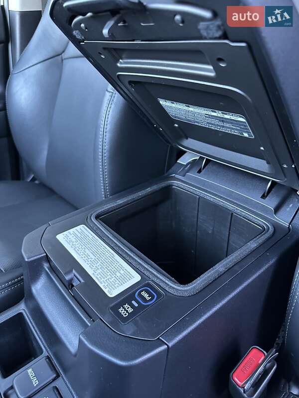 Внедорожник / Кроссовер Toyota Land Cruiser Prado 2020 в Киеве