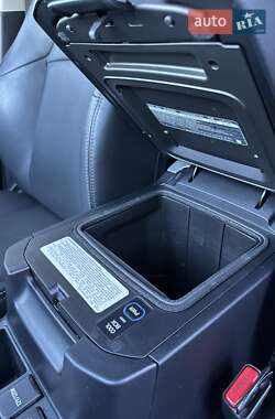 Внедорожник / Кроссовер Toyota Land Cruiser Prado 2020 в 