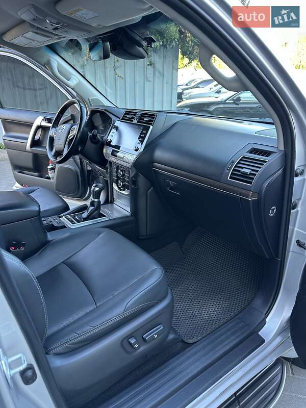 Внедорожник / Кроссовер Toyota Land Cruiser Prado 2020 в Киеве