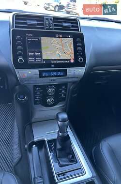 Внедорожник / Кроссовер Toyota Land Cruiser Prado 2020 в 