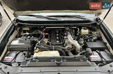Позашляховик / Кросовер Toyota Land Cruiser Prado 2011 в 