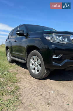 Внедорожник / Кроссовер Toyota Land Cruiser Prado 2019 в 
