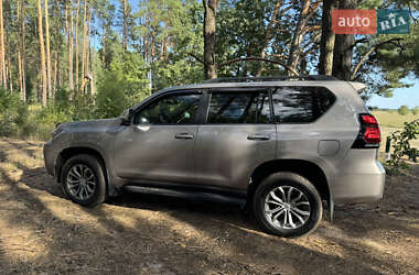 Позашляховик / Кросовер Toyota Land Cruiser Prado 2018 в 