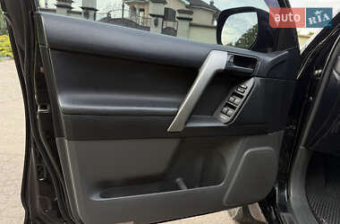 Внедорожник / Кроссовер Toyota Land Cruiser Prado 2011 в 