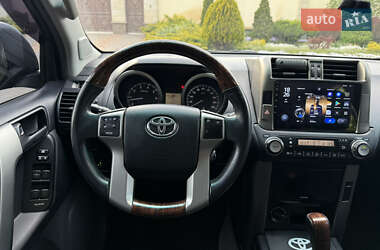 Внедорожник / Кроссовер Toyota Land Cruiser Prado 2011 в 