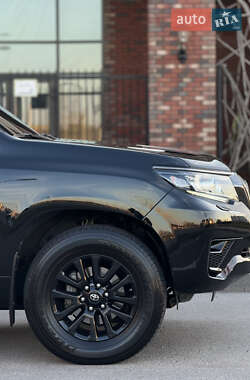 Позашляховик / Кросовер Toyota Land Cruiser Prado 2020 в 