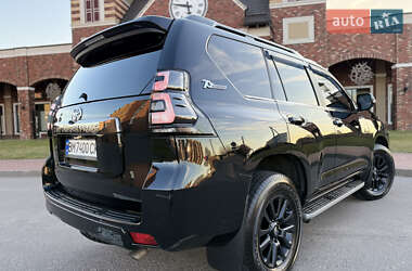 Позашляховик / Кросовер Toyota Land Cruiser Prado 2020 в 