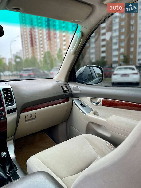 Позашляховик / Кросовер Toyota Land Cruiser Prado 2006 в Києві