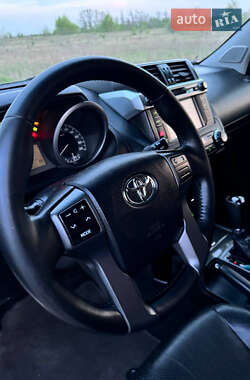 Внедорожник / Кроссовер Toyota Land Cruiser Prado 2013 в 