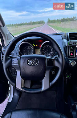 Внедорожник / Кроссовер Toyota Land Cruiser Prado 2013 в 