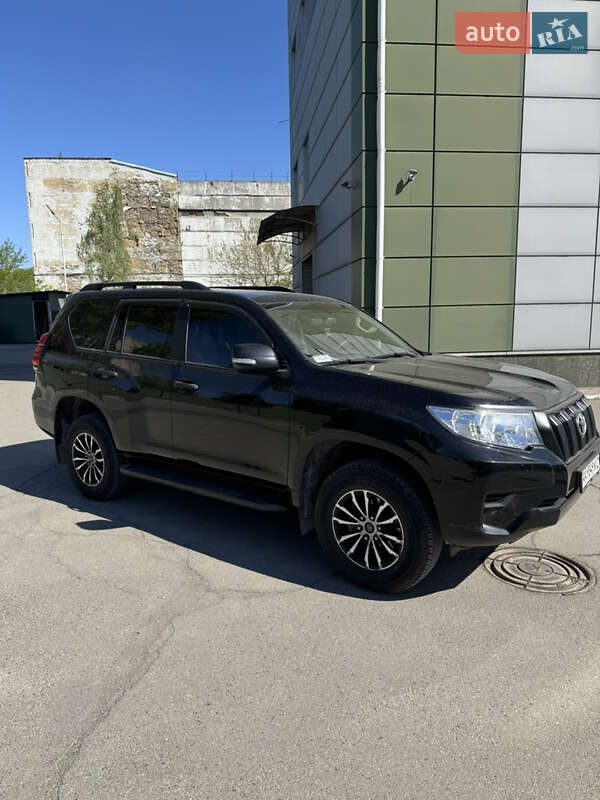 Внедорожник / Кроссовер Toyota Land Cruiser Prado 2019 в Киеве фото 3 Внедорожник / Кроссовер Toyota Land Cruiser Prado 2019 в Киеве