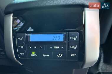 Позашляховик / Кросовер Toyota Land Cruiser Prado 2022 в 