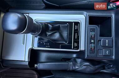 Позашляховик / Кросовер Toyota Land Cruiser Prado 2022 в 