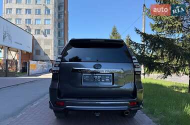 Позашляховик / Кросовер Toyota Land Cruiser Prado 2022 в 
