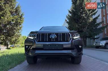 Позашляховик / Кросовер Toyota Land Cruiser Prado 2022 в 