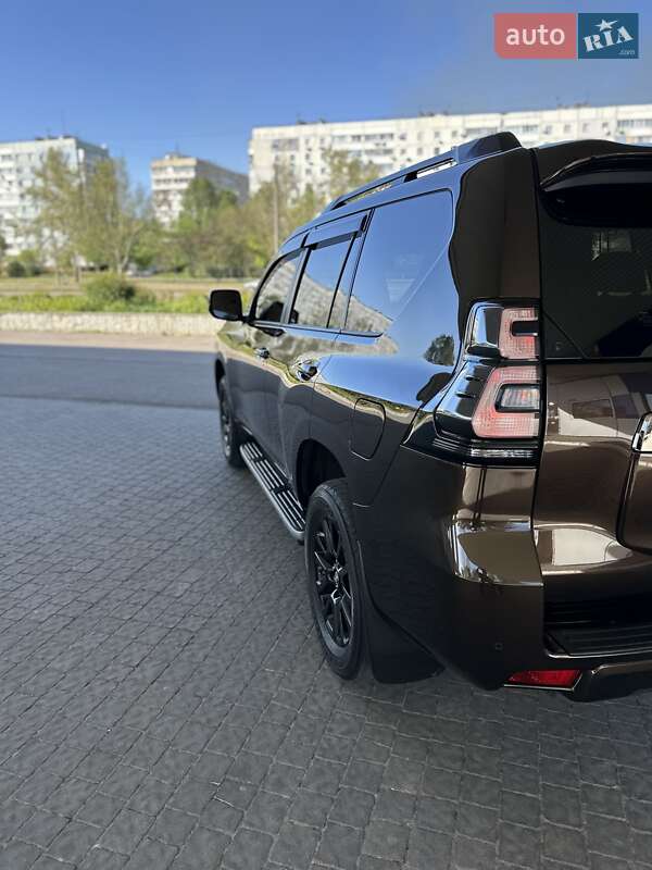 Позашляховик / Кросовер Toyota Land Cruiser Prado 2021 в Дніпрі