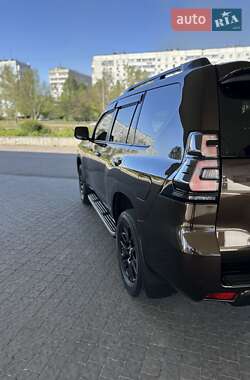 Внедорожник / Кроссовер Toyota Land Cruiser Prado 2021 в 