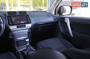 Позашляховик / Кросовер Toyota Land Cruiser Prado 2020 в 
