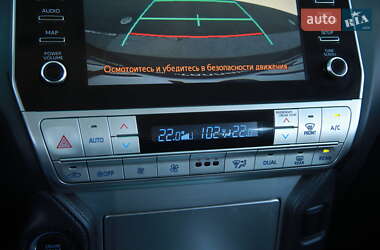 Позашляховик / Кросовер Toyota Land Cruiser Prado 2020 в 