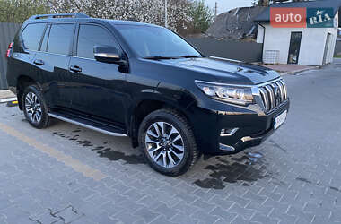 Внедорожник / Кроссовер Toyota Land Cruiser Prado 2022 в 
