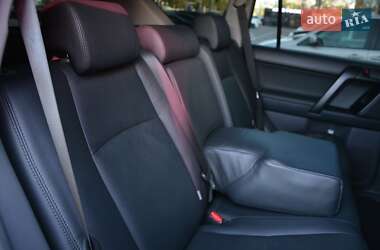 Позашляховик / Кросовер Toyota Land Cruiser Prado 2012 в 