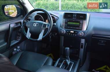 Позашляховик / Кросовер Toyota Land Cruiser Prado 2012 в 