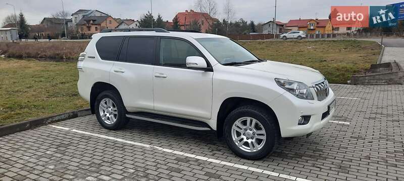 Внедорожник / Кроссовер Toyota Land Cruiser Prado 2012 в 