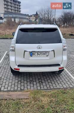 Внедорожник / Кроссовер Toyota Land Cruiser Prado 2012 в 