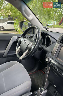 Позашляховик / Кросовер Toyota Land Cruiser Prado 2013 в 