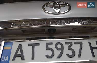 Позашляховик / Кросовер Toyota Land Cruiser Prado 2012 в 