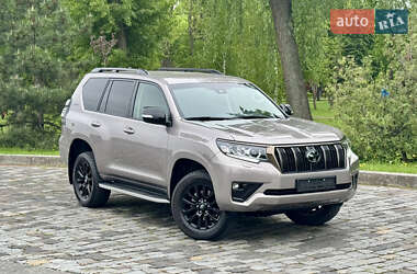 Внедорожник / Кроссовер Toyota Land Cruiser Prado 2022 в 