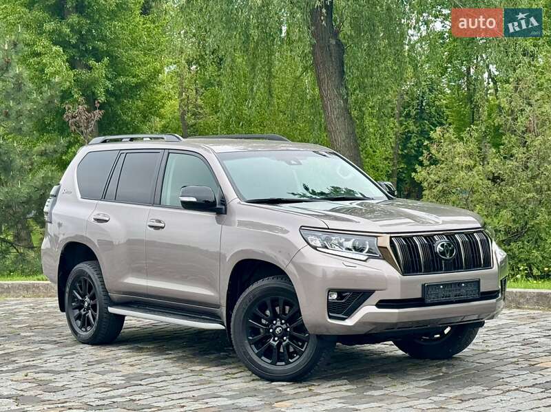 Внедорожник / Кроссовер Toyota Land Cruiser Prado 2022 в 