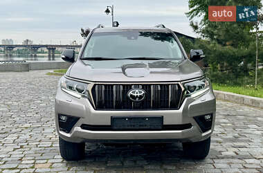 Внедорожник / Кроссовер Toyota Land Cruiser Prado 2022 в 