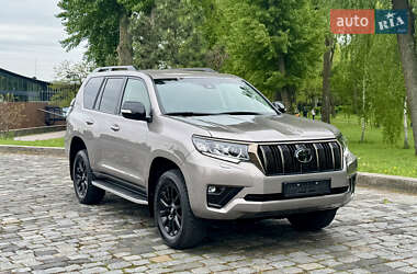 Внедорожник / Кроссовер Toyota Land Cruiser Prado 2022 в 