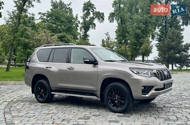 Внедорожник / Кроссовер Toyota Land Cruiser Prado 2022 в 