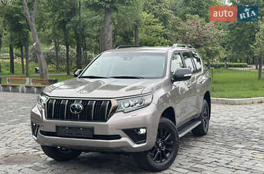 Внедорожник / Кроссовер Toyota Land Cruiser Prado 2022 в 