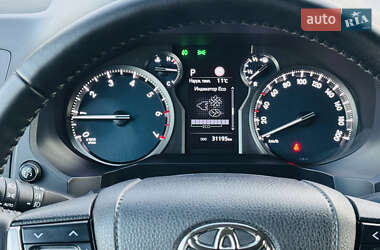 Внедорожник / Кроссовер Toyota Land Cruiser Prado 2022 в 