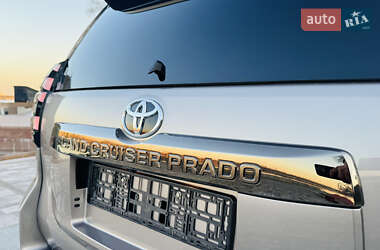 Внедорожник / Кроссовер Toyota Land Cruiser Prado 2022 в 